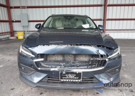 2021 Volvo V60 Cross Country T5 z USA, uszkodzony, nr VIN YV4102WK7M1067670